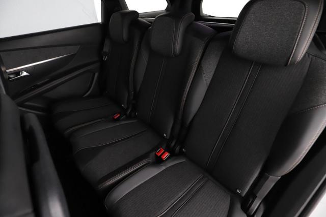 Peugeot 5008 image 2