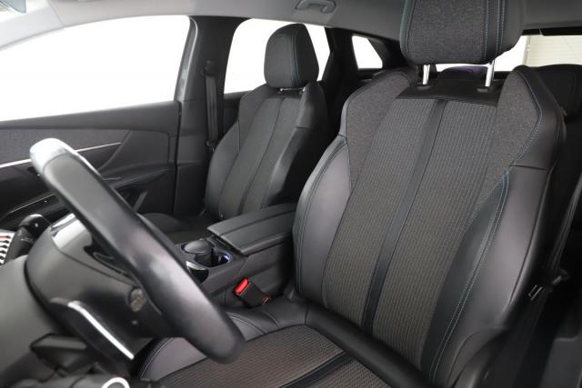 Peugeot 3008 image 2