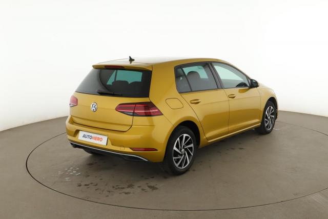 Volkswagen Golf image 5
