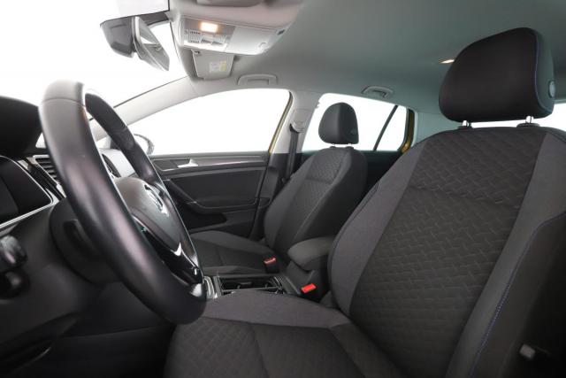 Volkswagen Golf image 9