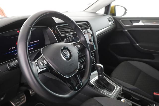 Volkswagen Golf image 8