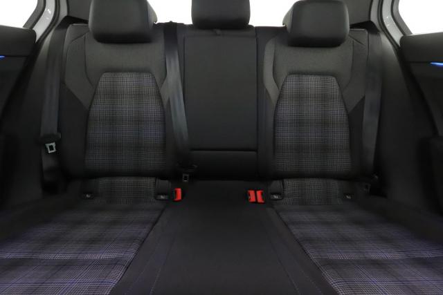 Volkswagen Golf image 6