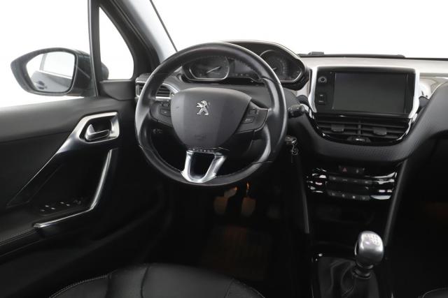 Peugeot 2008 image 2