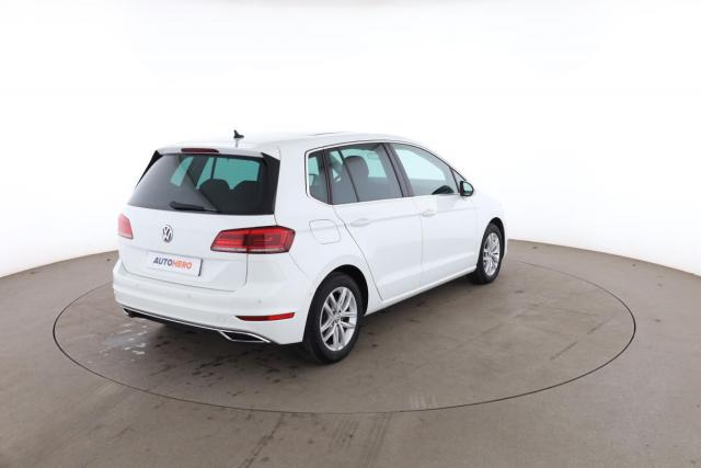 Volkswagen Golf Sportsvan image 4