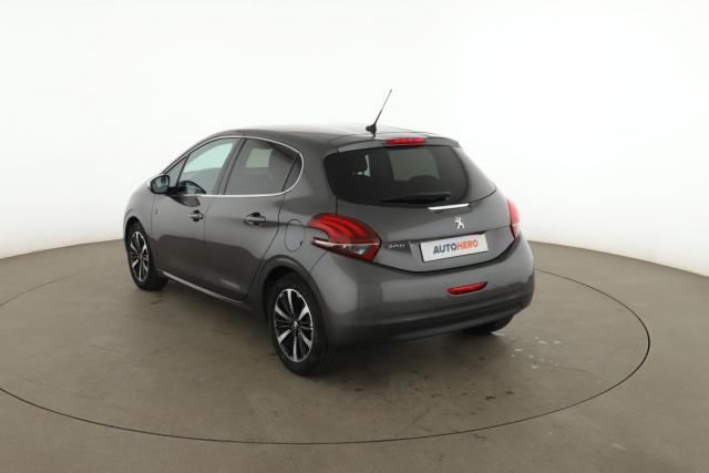 Peugeot 208 image 2