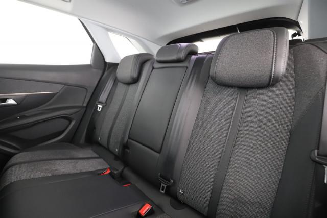 Peugeot 3008 image 2