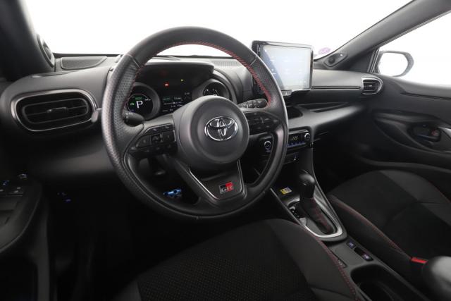 Toyota Yaris image 2