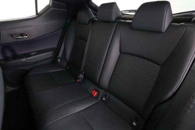Toyota C-Hr image 9