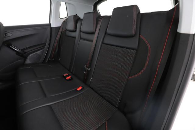 Peugeot 2008 image 9