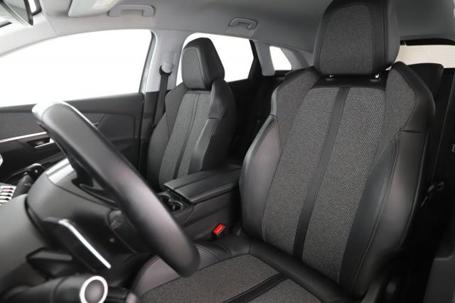 Peugeot 3008 image 2