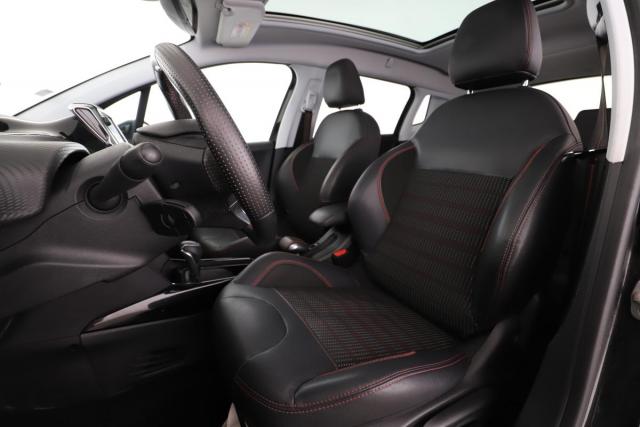 Peugeot 2008 image 3