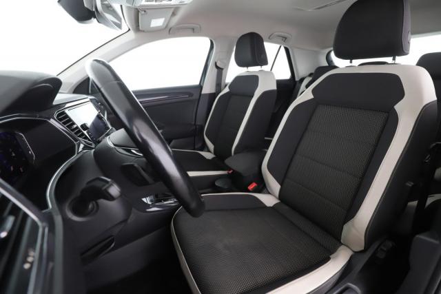 Volkswagen T-Roc image 5