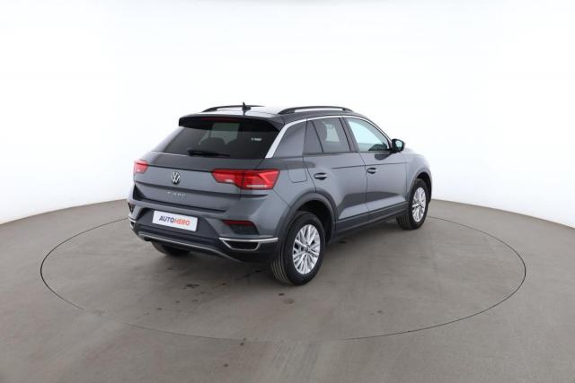 Volkswagen T-Roc image 9