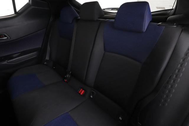 Toyota C-Hr image 2
