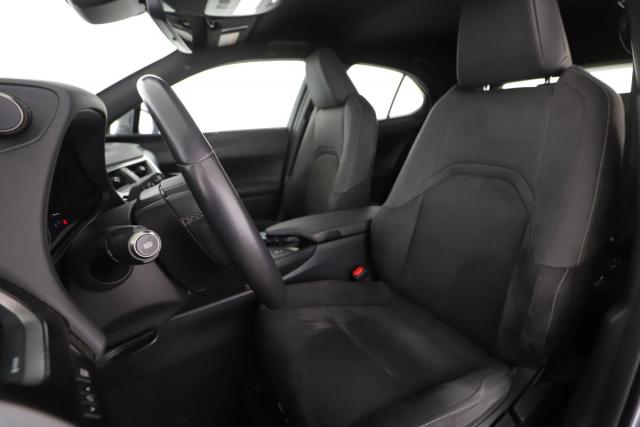 Lexus Ux image 1
