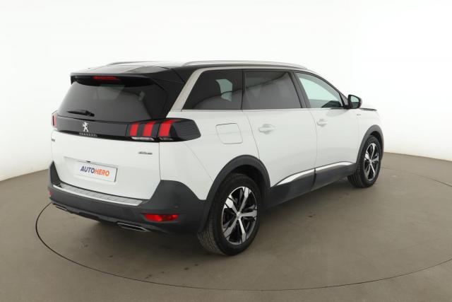 Peugeot 5008 image 2