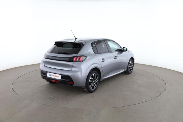 Peugeot 208 image 1