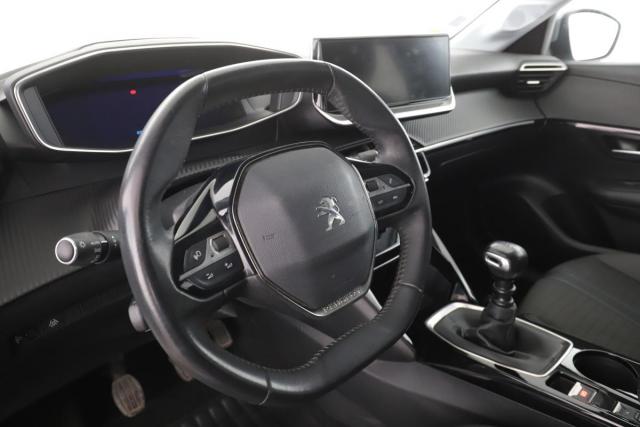 Peugeot 208 image 6