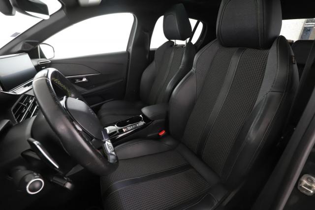 Peugeot 208 image 2