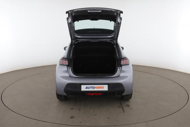 Peugeot 208 image 8
