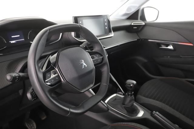 Peugeot 208 image 6