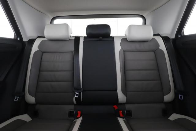 Volkswagen T-Roc image 6