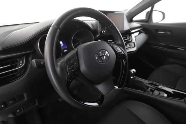 Toyota C-Hr image 2