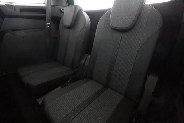 Peugeot 5008 image 9