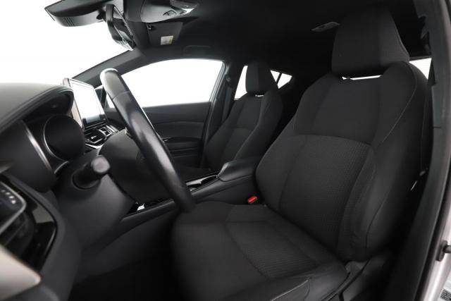 Toyota C-Hr image 1