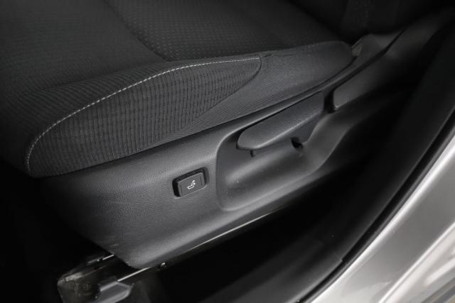 Toyota C-Hr image 6