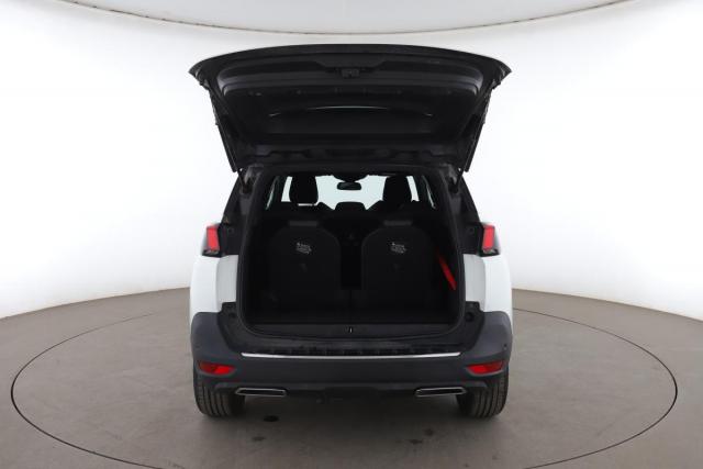 Peugeot 5008 image 1