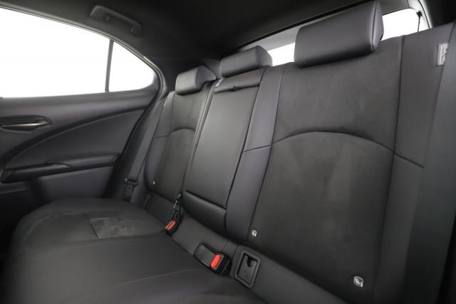 Lexus Ux image 1