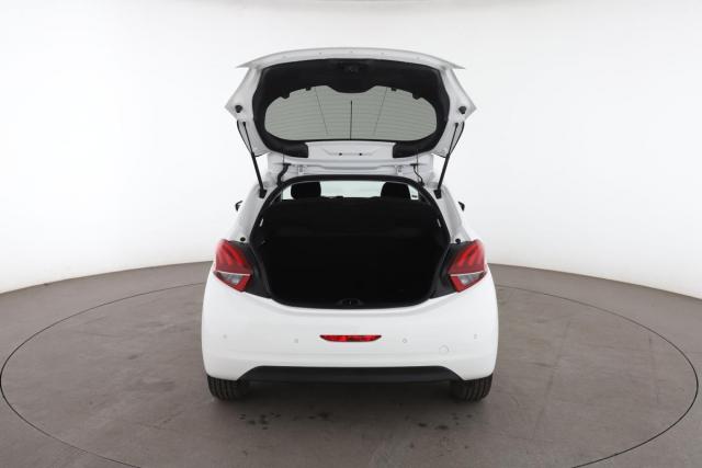 Peugeot 208 image 3
