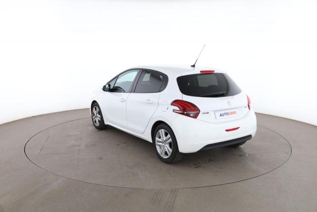 Peugeot 208 image 6