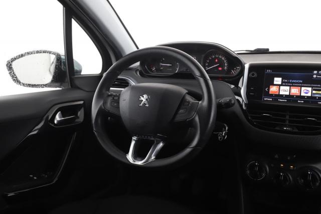 Peugeot 208 image 9