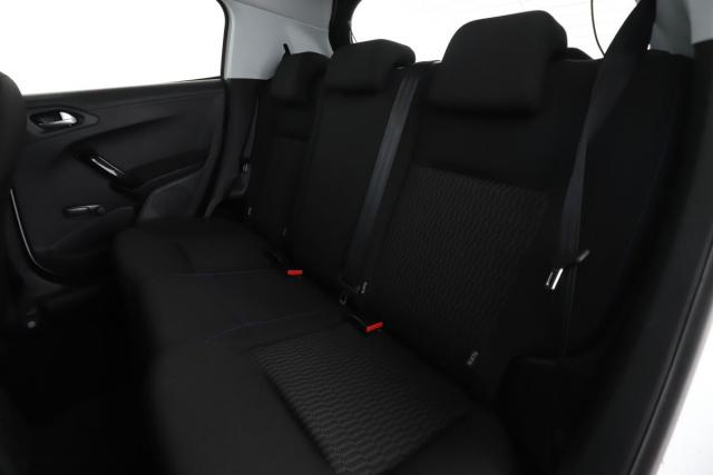 Peugeot 208 image 4