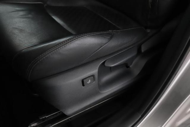 Toyota C-Hr image 2