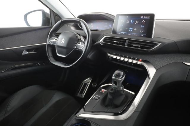 Peugeot 3008 image 2