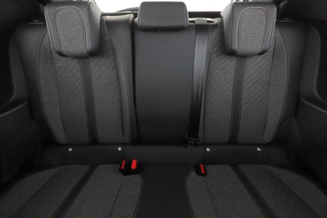 Peugeot 208 image 6