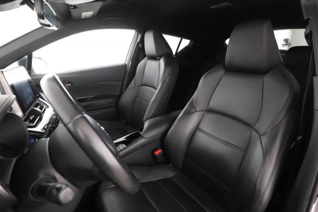 Toyota C-Hr image 8