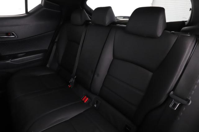 Toyota C-Hr image 1