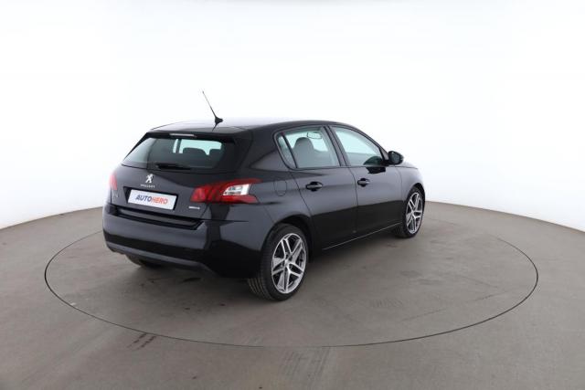Peugeot 308 image 1