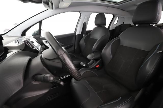 Peugeot 2008 image 8
