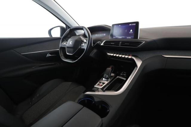 Peugeot 3008 image 2