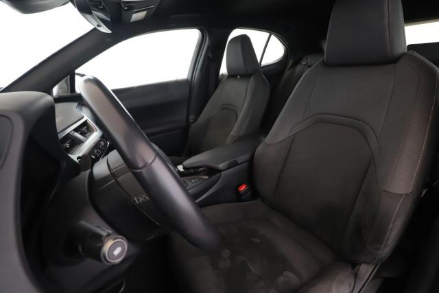 Lexus Ux image 3