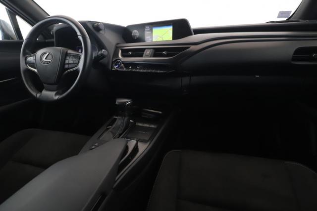 Lexus Ux image 9