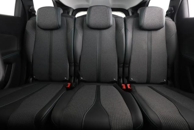 Peugeot 5008 image 2