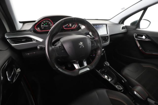 Peugeot 2008 image 9