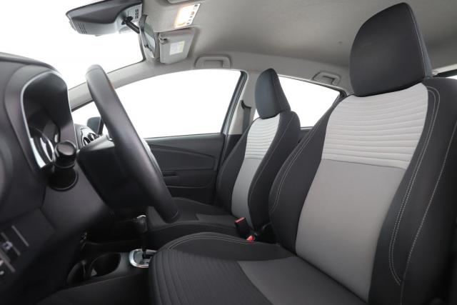 Toyota Yaris image 2