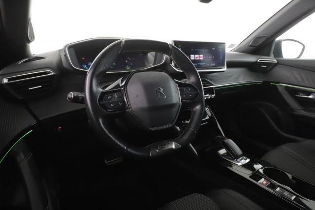 Peugeot 2008 image 8